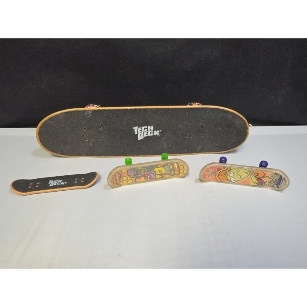 DARKSTAR Handboard Tech Deck 27cm, 10.5in With 3 Finger Boards As Seen